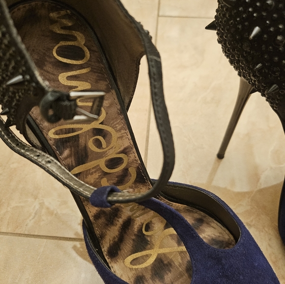 Heels - Picture 2 of 8